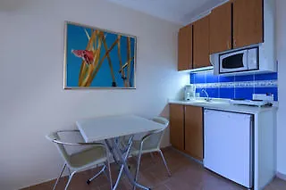 Moonflower Apartsandsuites 酒店